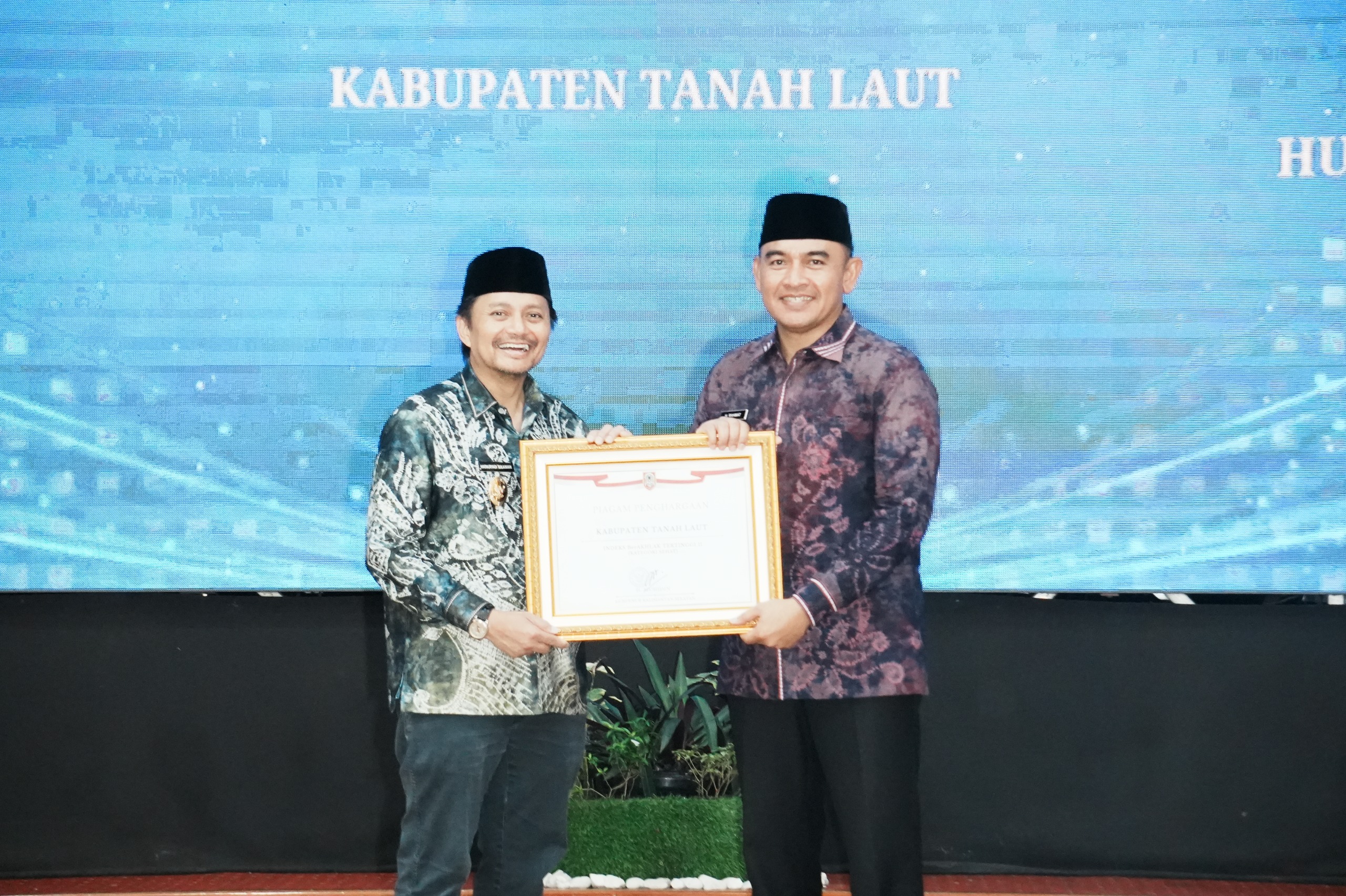 Bupati Kabupaten Tanah Laut (Tala), Rahmat Trianto menghadiri acara Rapat Koordinasi Pelayanan Publi