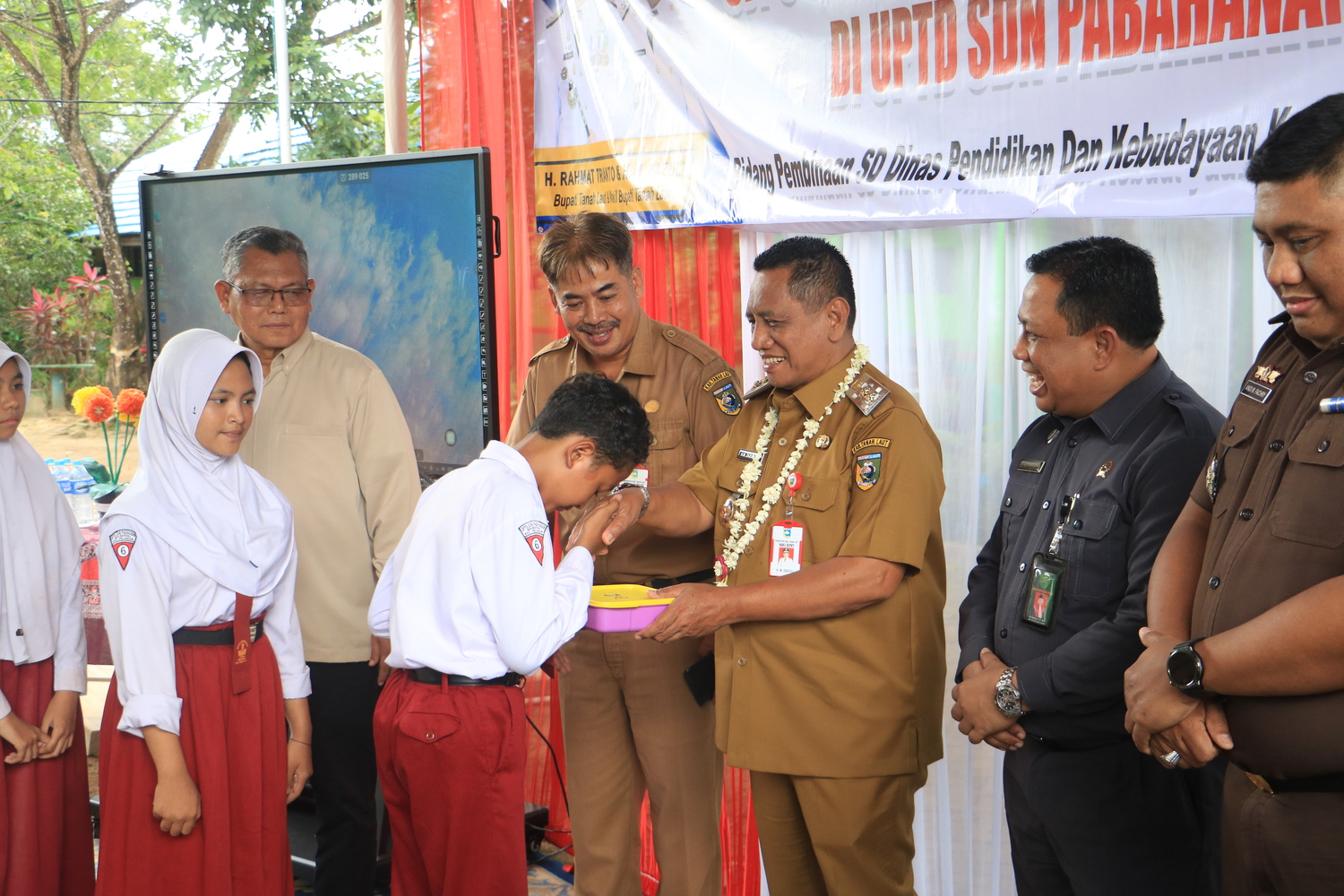 Wabup Tala Resmikan Uji Coba Makan Bergizi Gratis