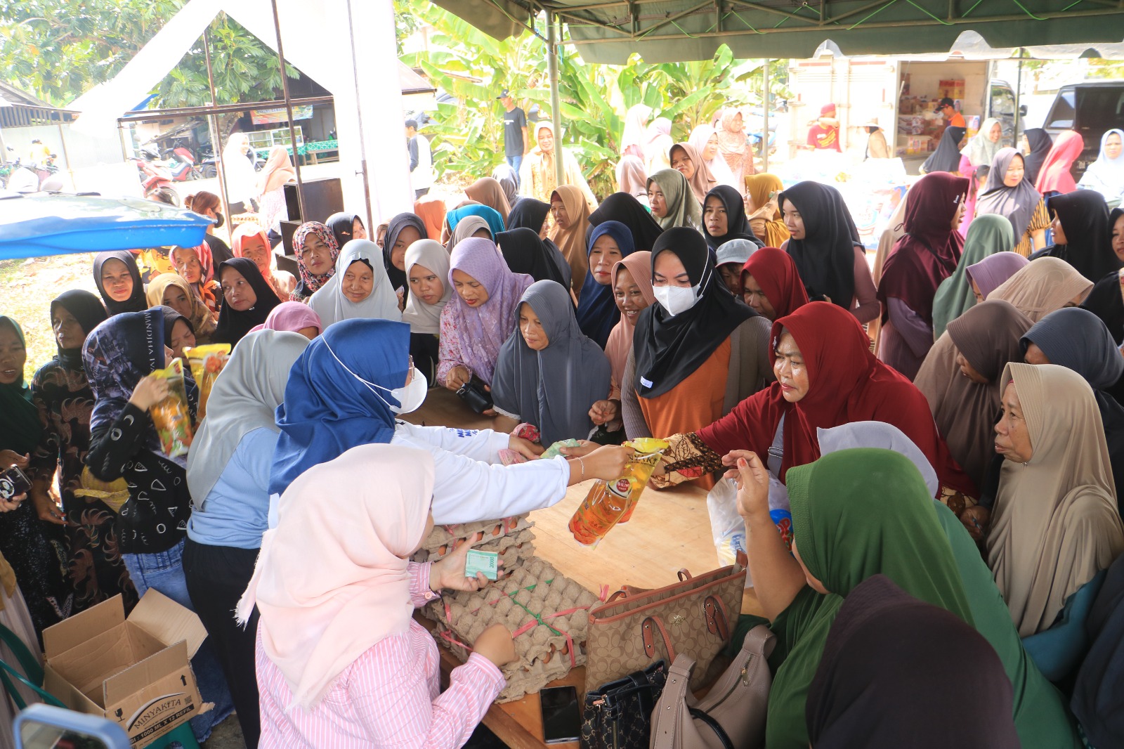 Diskopdag Tala Gelar Pasar Murah di Desa Panyipatan