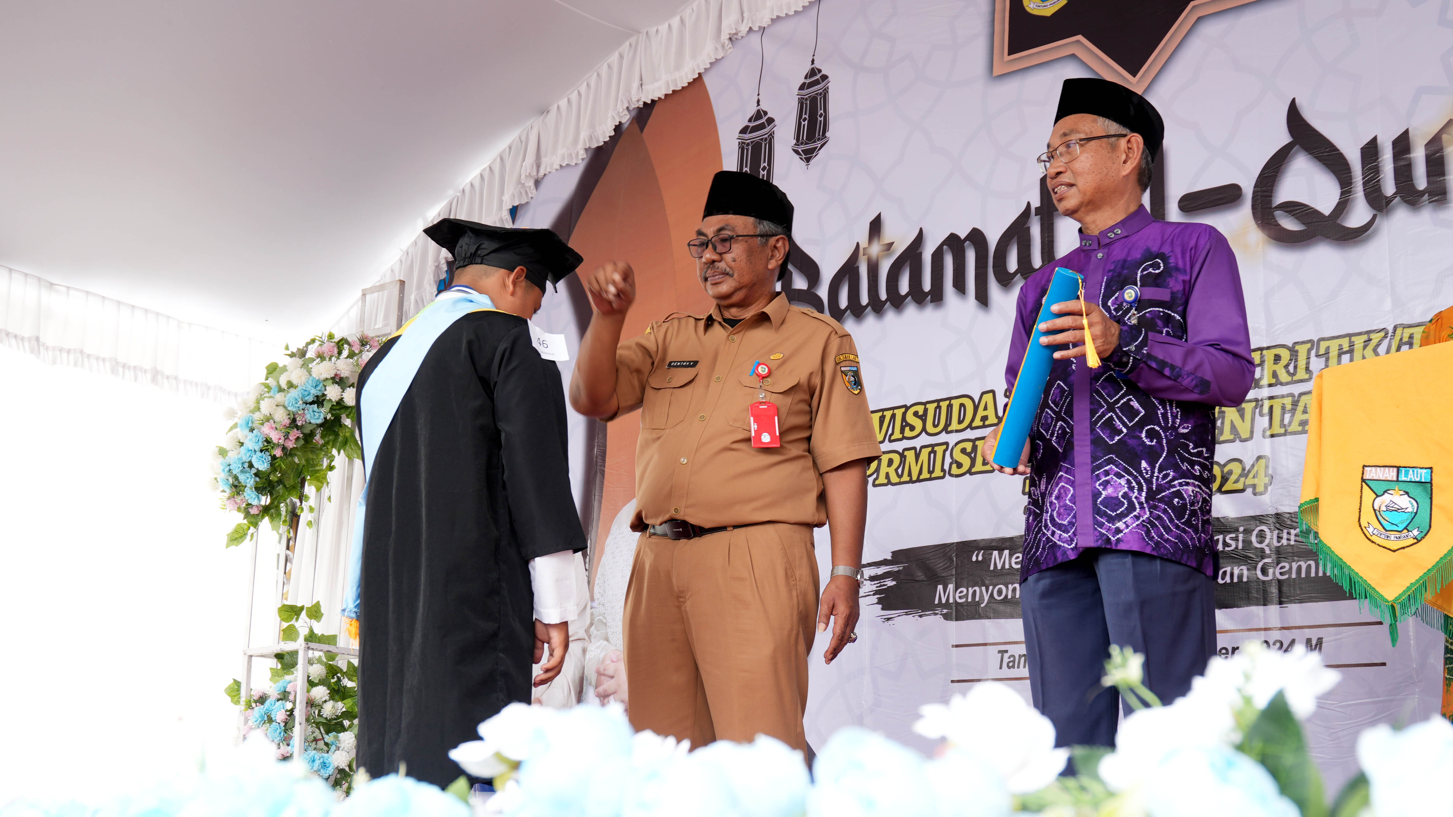 124 Santri TK/TPA Kurau dan Bumi Makmur Diwisuda