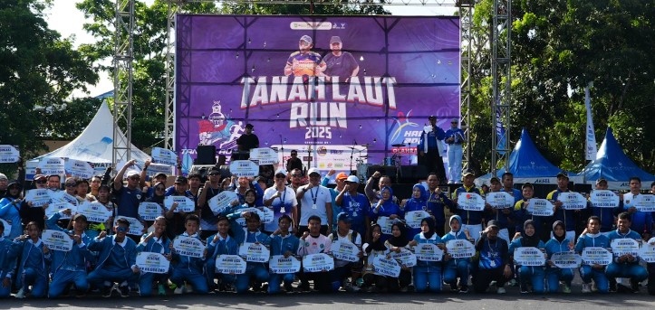 Bupati Tala Serahkan Bonus RP 1,8 Miliar Untuk Atlit Dan Hadiah Tanah Laut 2025