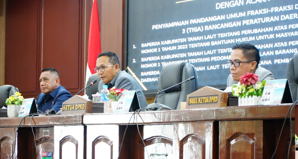 Bupati Tanggapi Pandangan Umum Fraksi-Fraksi DPRD Terkait Tiga Rancangan Perda