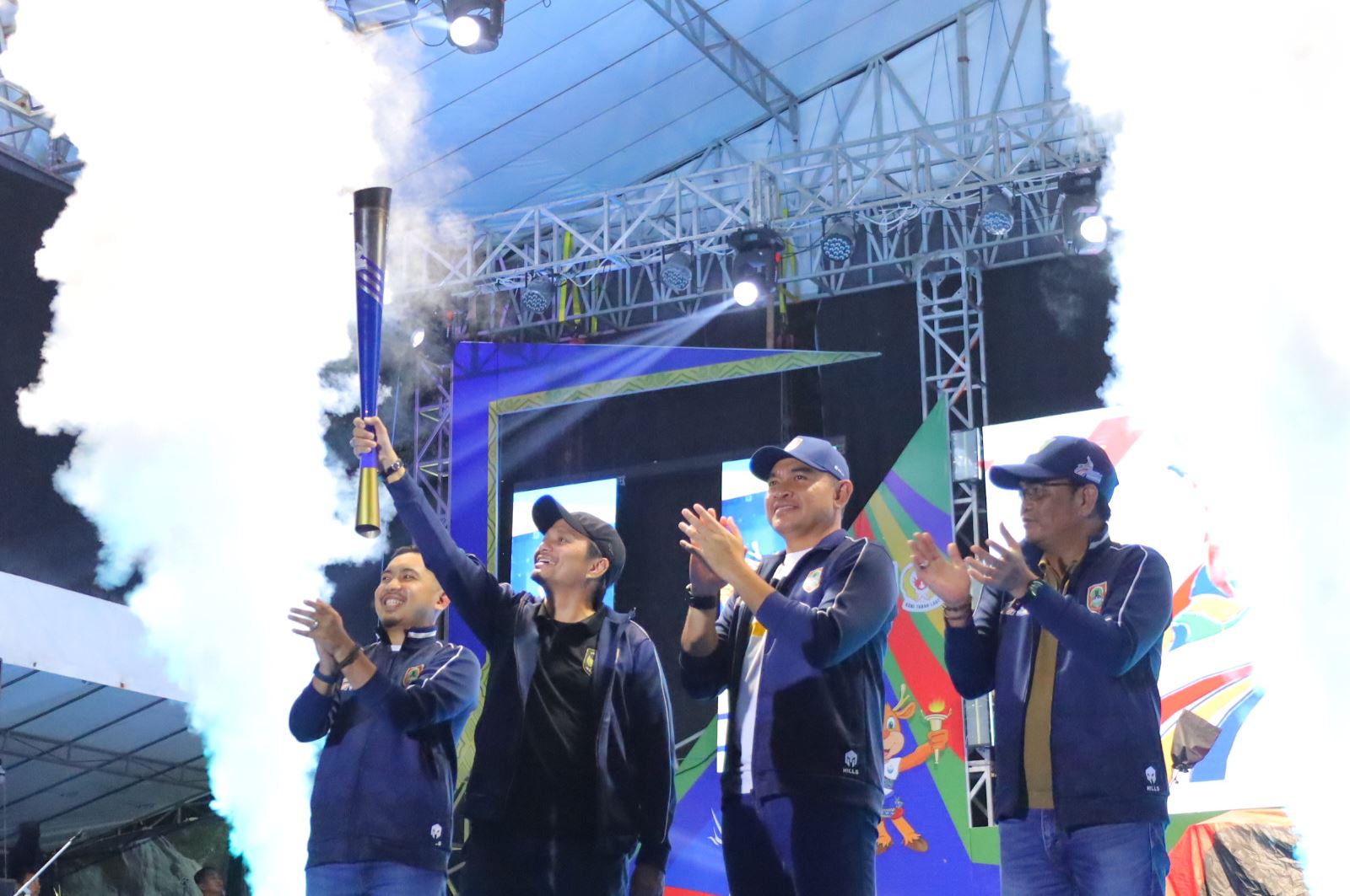 Padamnya Api Obor Penanda Resmi Ditutupnya Porpov Ke XII Kalsel