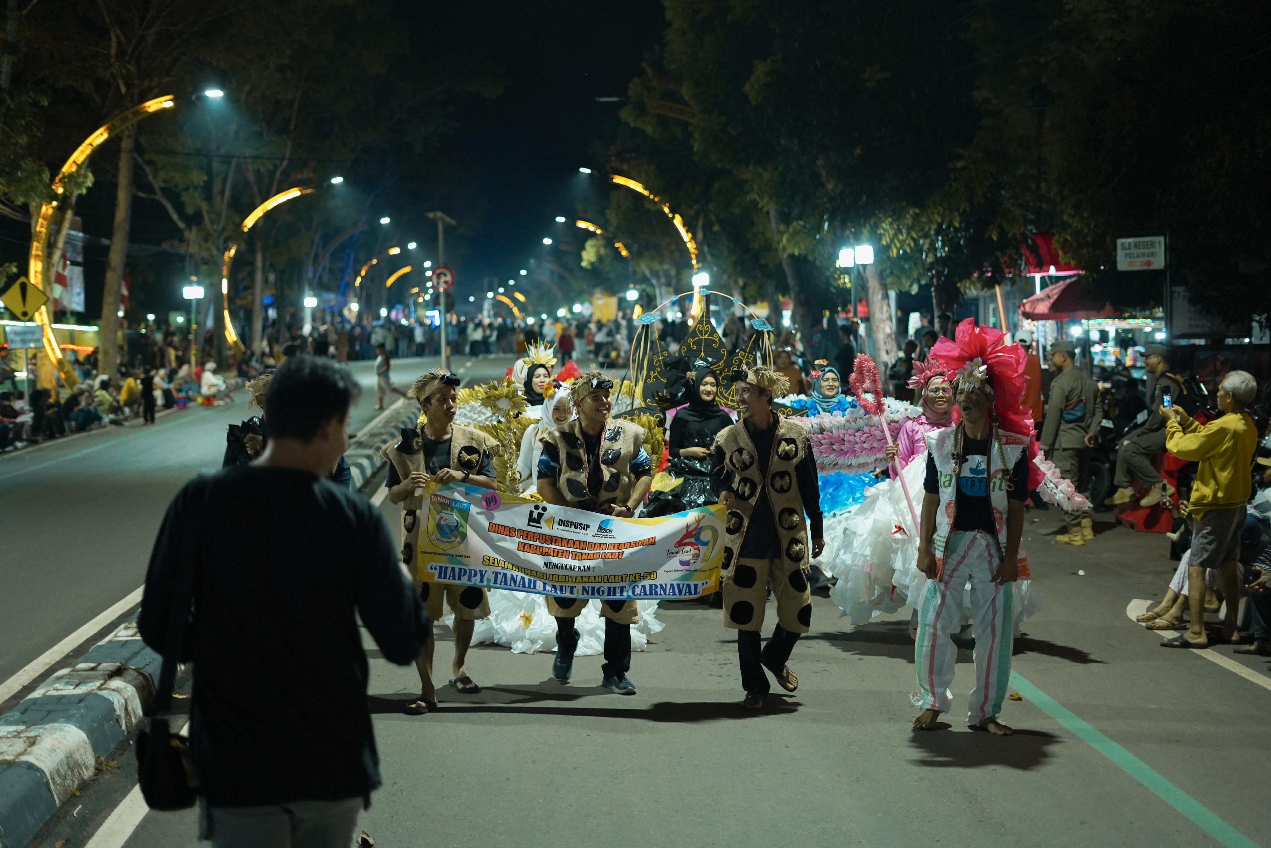 Usung Tema Daur Ulang Limbah Plastik Dispusip Tala Juara Favorit SKPD Pada Tala Night Carnaval