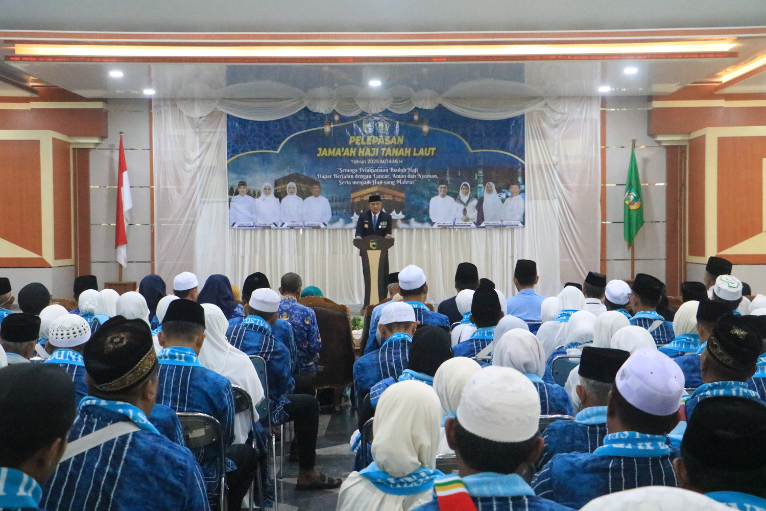 Rahmat Resmi Lepas Rombongan Jemaah Haji Kloter 9 Tanah Laut