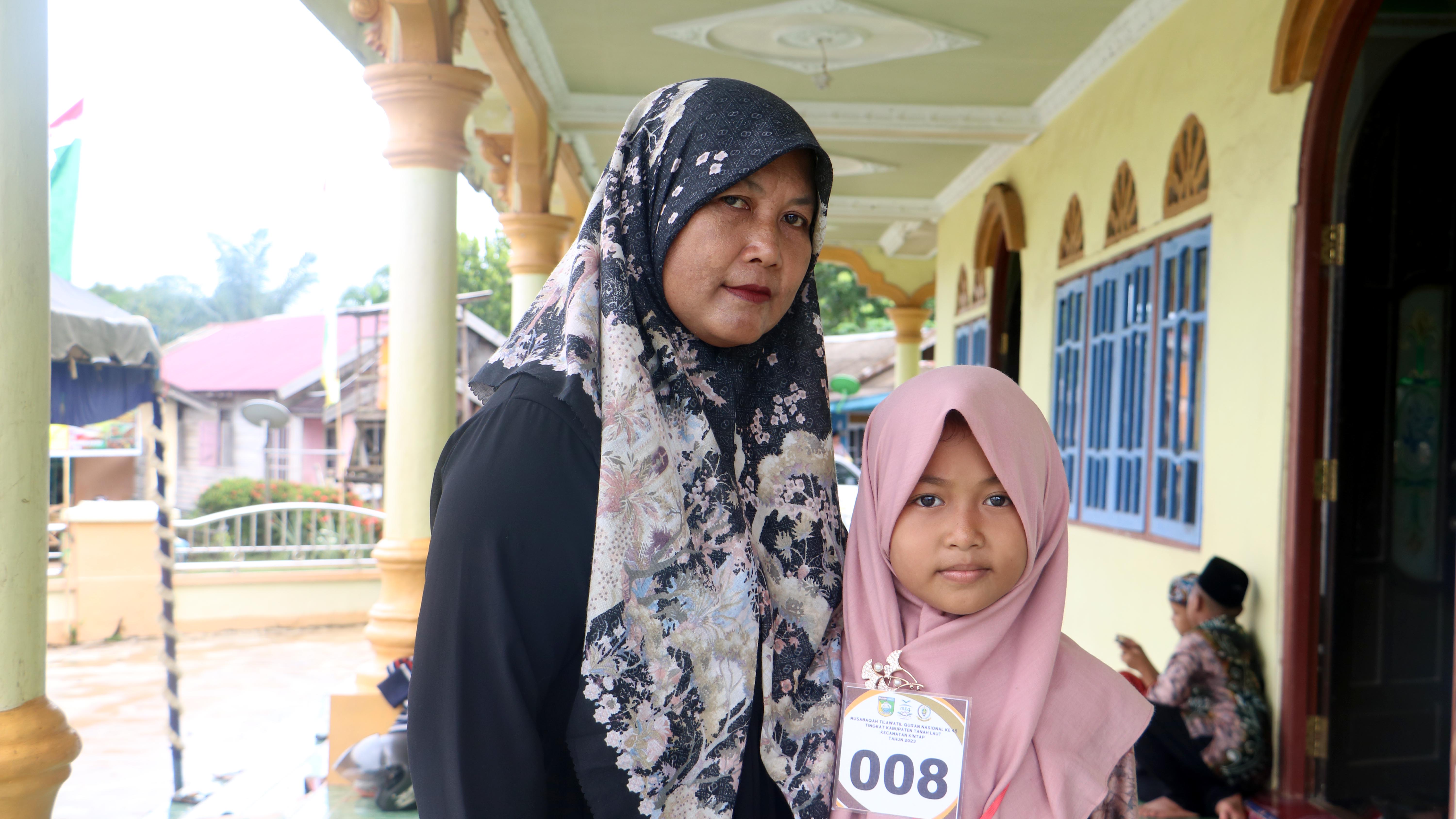 Puluhan Orang Tua Dampingi Anak Saat Akan Tampil di MTQN