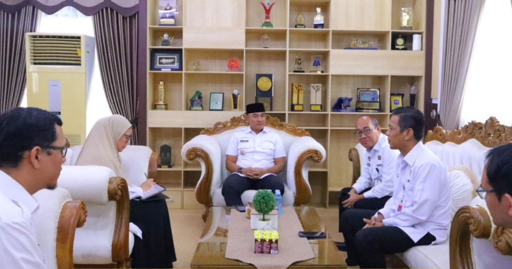 Bupati H. Rahmat Terima Silaturahmi Kanwil Kemenkum Kalsel Terkait Program Pos Bantuan Hukum