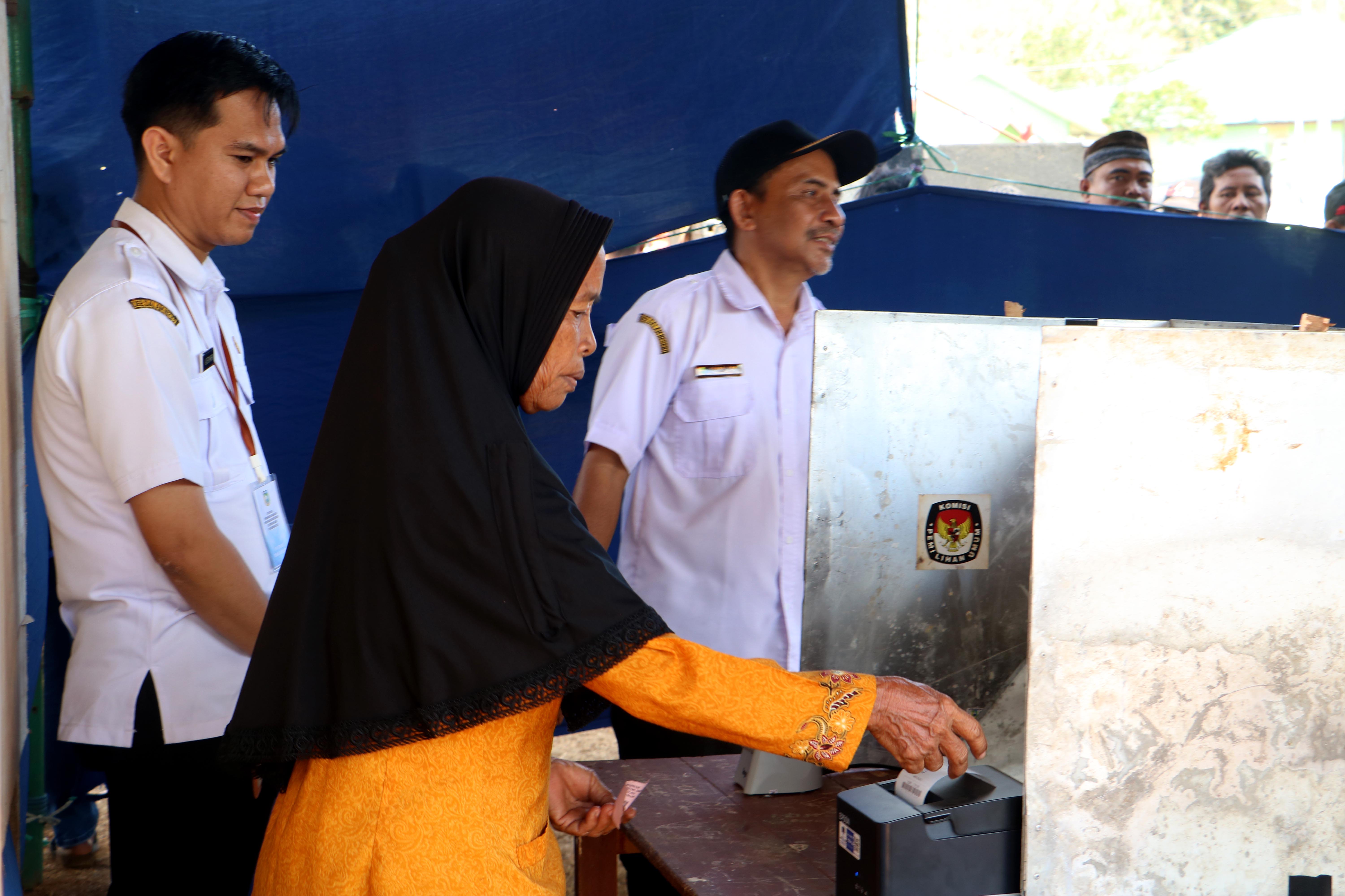 Tak Lagi Mencoblos, Pilkades Tirta Jaya Manfaatkan E-Voting
