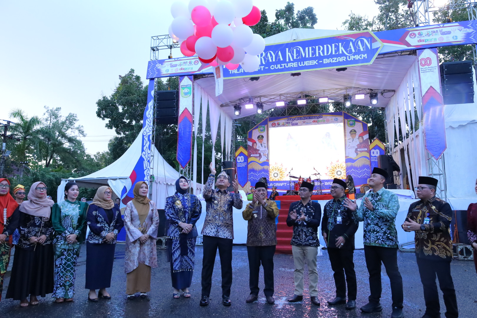 Bupati H. Rahmat Trianto Resmi Buka Pekan Raya Kemerdekaan