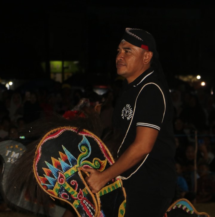 Malam Hiburan Persatuan Paguyuban Kuda Lumping Tanah Laut Bersama Bupati