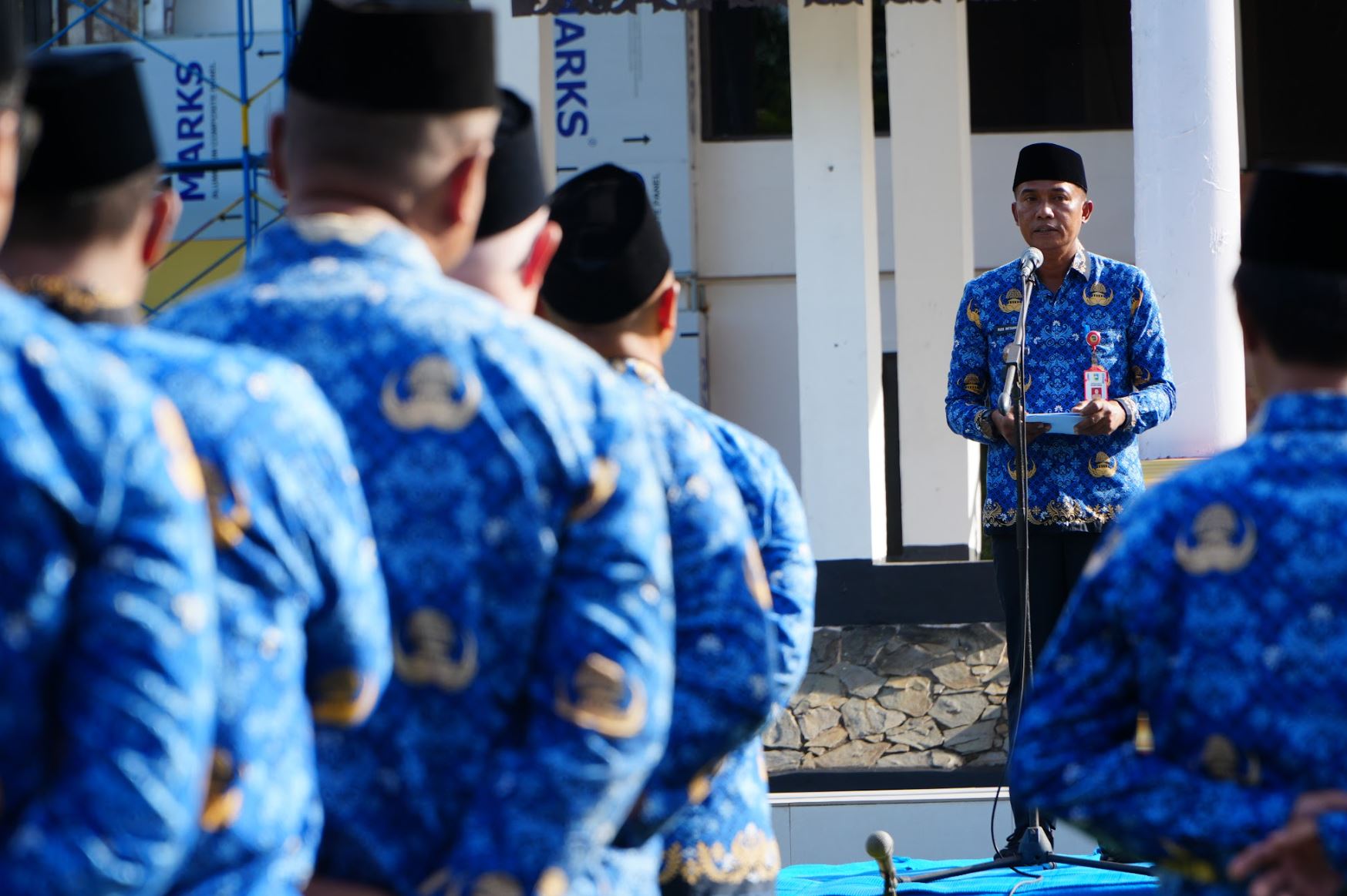 Kadispora Sampaikan Capaian Porprov dan Kesiapan Peparprov pada Apel Gabungan