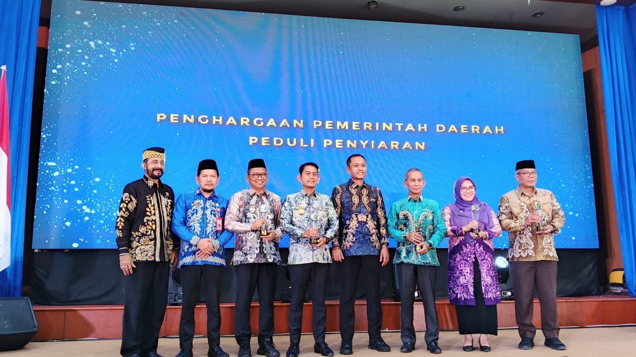 Peduli Penyiaran, Pemkab Tala Raih Penghargaan ASR 2025 KPID Kalsel