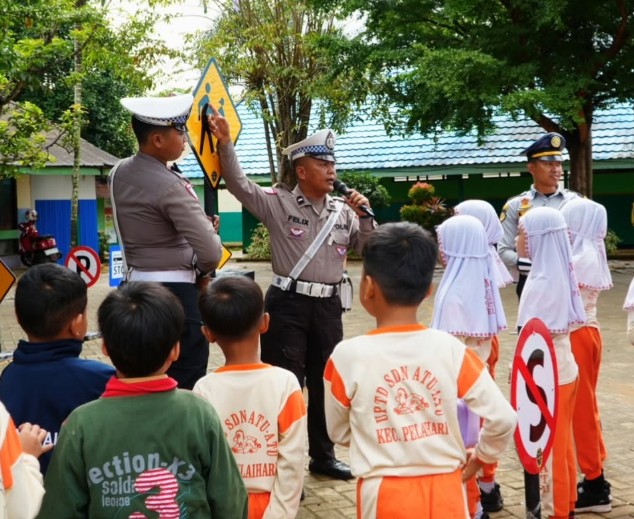 Siswa SDN Atu-Atu Ikuti Sosialisasi SALUD: Belajar Tertib Berlalu Lintas Sejak Dini
