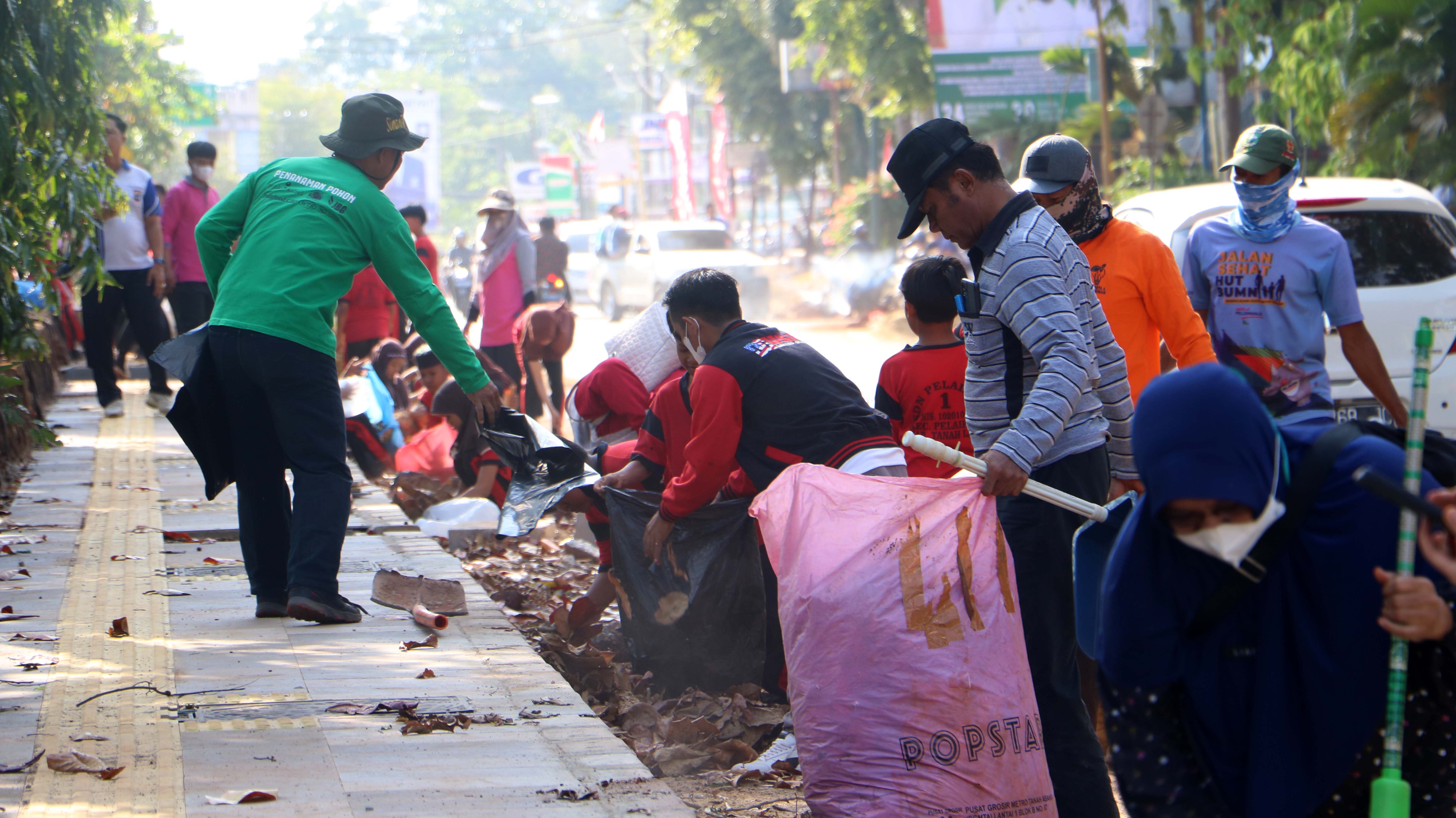 Pj. Bupati Tala Tinjau Kondisi Kebersihan Pasar dan Terminal