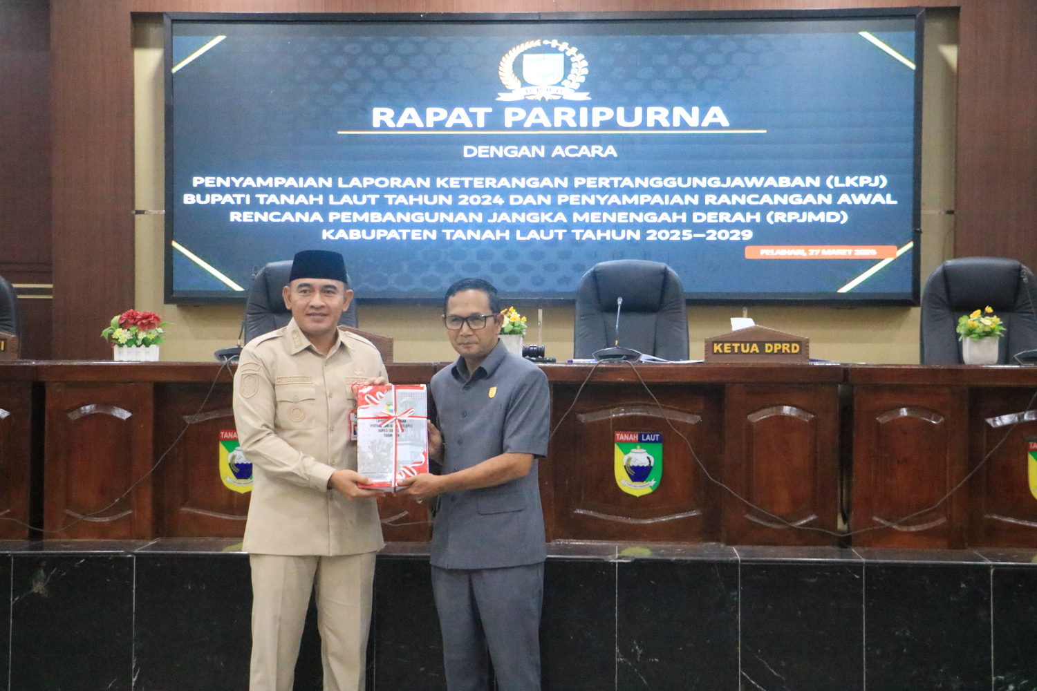 Sampaikan LKPJ 2024, Bupati Rahmat Sebut Mayoritas Indikator Sangat memuaskan