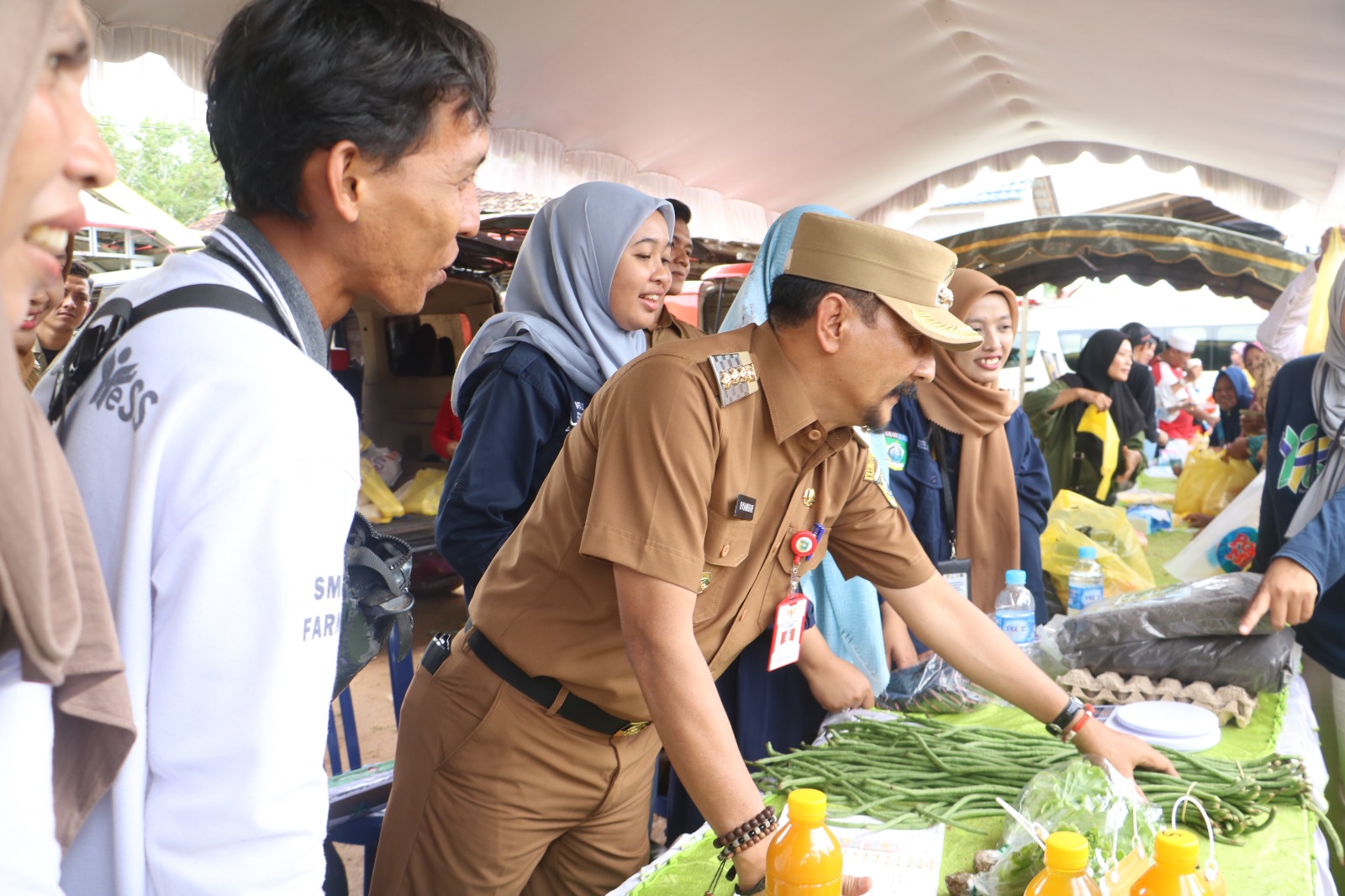 Pasar Murah di Ambawang, Pj Bupati Kembali Berikan Potongan Harga