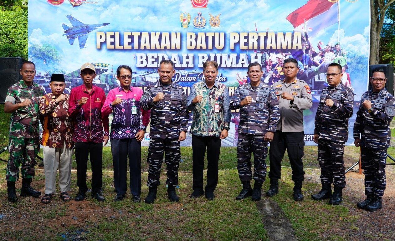 Bedah Rumah Di Desa Pagatan Besar, Tni Al Hadir Untuk Masyarakat