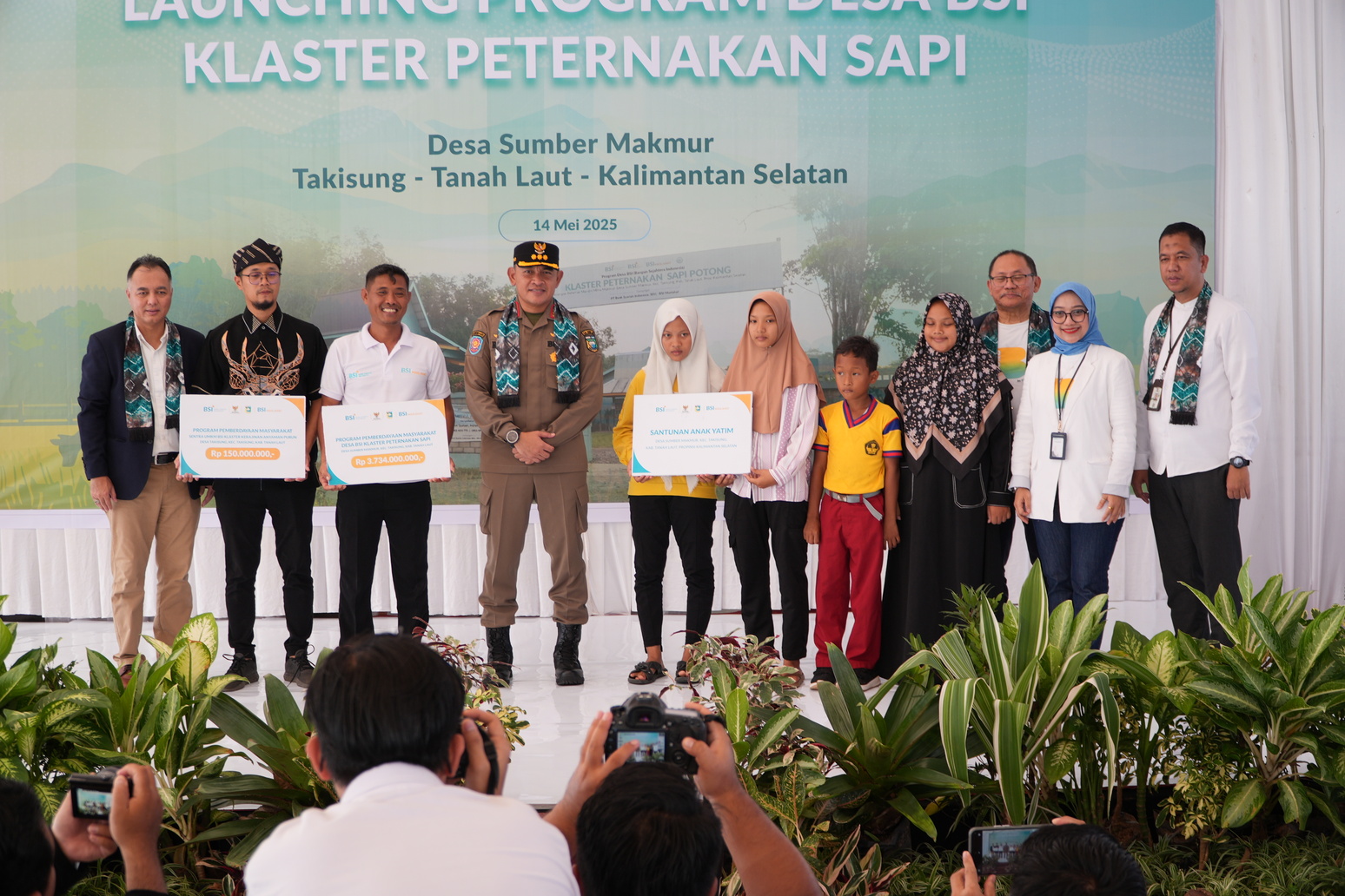 Bupati Luncurkan Program BSI di Desa Sumber Makmur