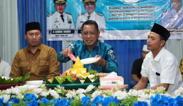 Wabup Hadiri Hari Jadi ke-42 Desa Kampung Baru, Tegaskan Komitmen Pemerintah Majukan Desa