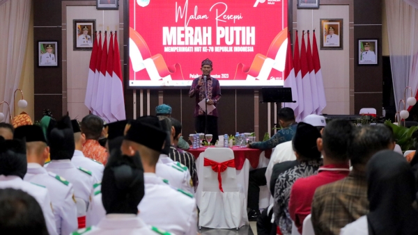 Bupati Berikan Apresiasi Kepada Paskibraka Tala