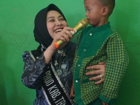 Bunda PAUD Tanah Laut Safari ke TK Bina Ilmu Sarang Halang, Tinjau Program Makan Bergizi Gratis