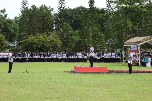 Jadi Irup Peringatan HUT ke-77 PGRI dan Hari Guru Nasional Tahun 2022, Bupati Tala Bacakan sambutan 