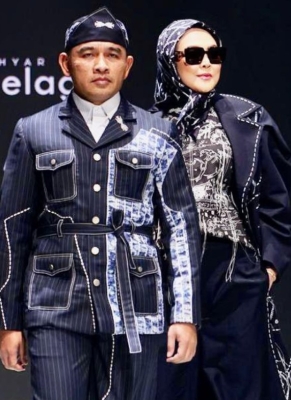 Motif Sasirangan Tanah Laut Mengguncang Panggung Fashion Indonesia
