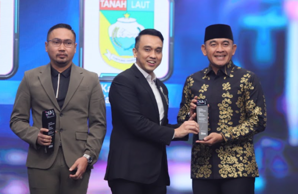 Bupati Tala Raih Penghargaan DIA Digital Innovation Award 2025, Inovasi SILAKAS Bawa Tanah Laut ke P