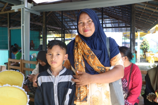 Ibu dan Anak Kompak Manfaatkan Pelayanan Gratis Saat MTP Sungai Pinang
