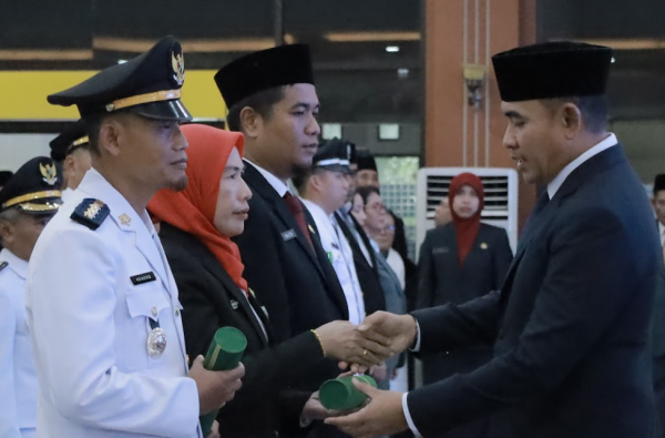 Bupati Tala Lantik 157 Pejabat Administrator dan Pengawas