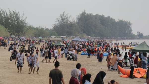Libur Lebaran Haji, Pantai Batakan Baru Favorit di Tala