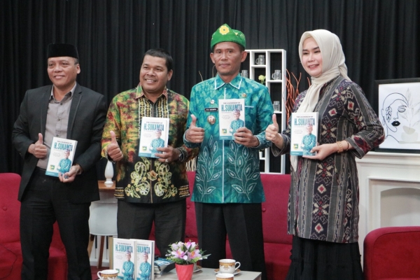 Bedah Buku Perjalanan Sosok Bupati Tala, Sukamta.