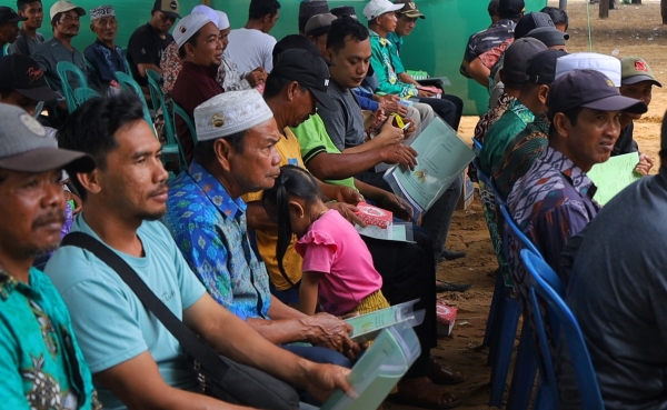 Terima SHM Atas Tanah, Nelayan Tala Kompak Ucapkan Terima Kasih kepada Pemerintah
