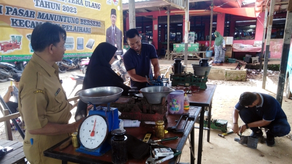 Diskopdag Tala Buka Layanan Tera/Tera Ulang di Pasar Pelaihari