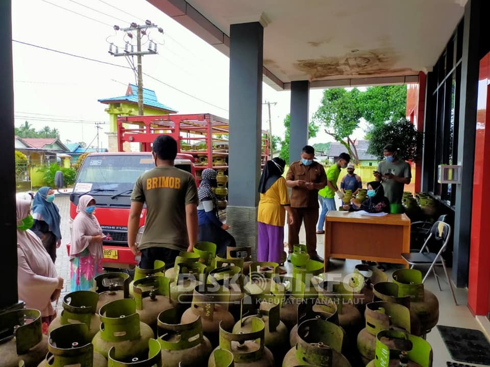 WARGA KECAMATAN JORONG HABISKAN JATAH GAS MURAH