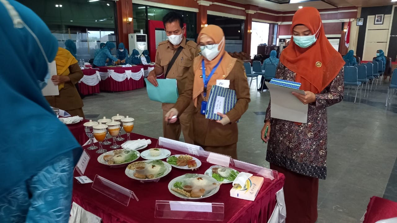 LOMBA CIPTA MENU SUMBER DAYA LOKAL SUMBER PANGANAN BERGIZI