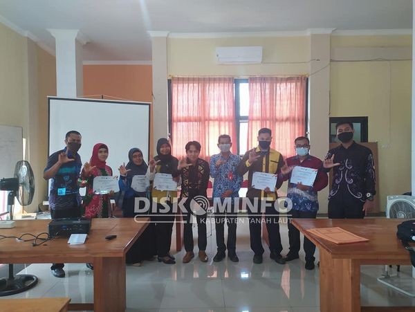 DISPUSIP TALA BERSAMA IKATAN PENULIS TALA LAHIRKAN PEMENANG LOMBA ESAI MILENIAL TANAH LAUT