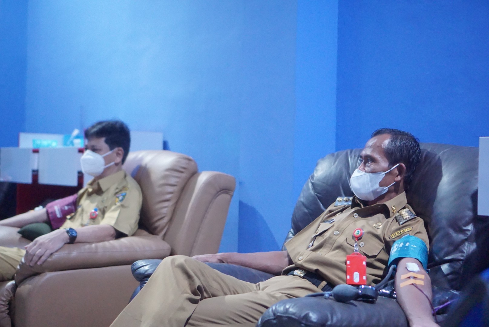 AKSI DONOR DARAH BUPATI TALA DI HARI JADI KE-76 PMI