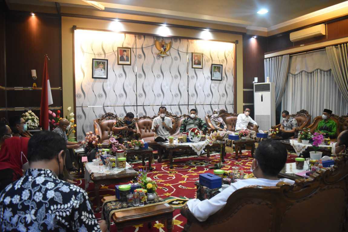 PEMKAB TALA TARGETKAN 3500 SUNTIKAN VAKSINASI PERHARI