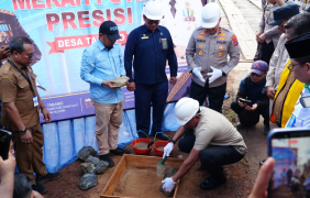 Peletakan Batu Pertama Jembatan Merah Putih Presisi Tabanio, Wujud Sinergi Pemkab Tanah Laut dan Polda Kalsel