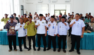 Bupati Tanah Laut Tekankan Program Padat Karya sebagai Penggerak Ekonomi Desa