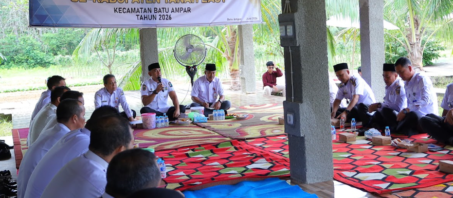 Pimpin Rakorcam 2026 di Batu Ampar, Bupati Tekankan Inovasi Atasi Sampah dan Pemekaran Kecamatan