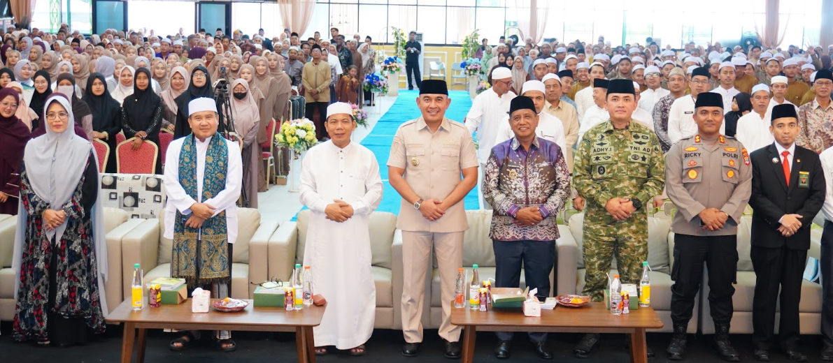 Tanamkan Akhlakul Karimah, Bupati Rahmat Trianto Hadiri Wisuda Santri Ponpes Sirajul Huda