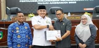 Bupati Rahmat Trianto Tekankan Kolaborasi dan Akuntabilitas dalam Rapat Paripurna DPRD Tanah Laut
